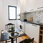 Durres Str Modern - The Nest Apartmán *