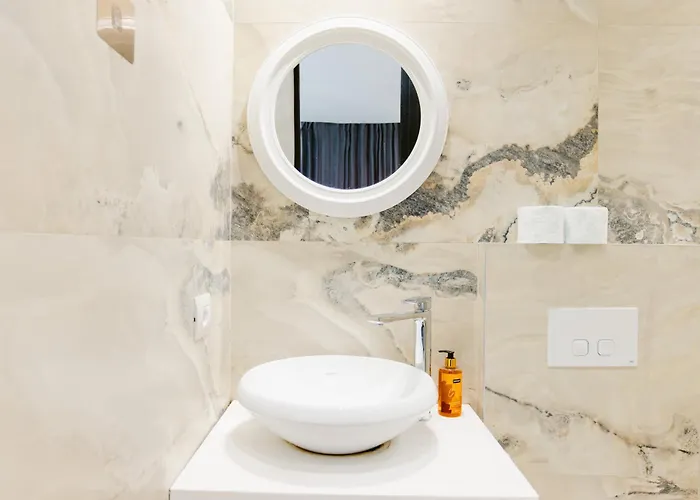 Durres Str Modern - The Nest Apartment *