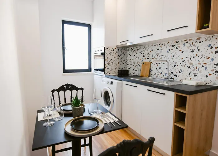 Durres Str Modern - The Nest Apartment *