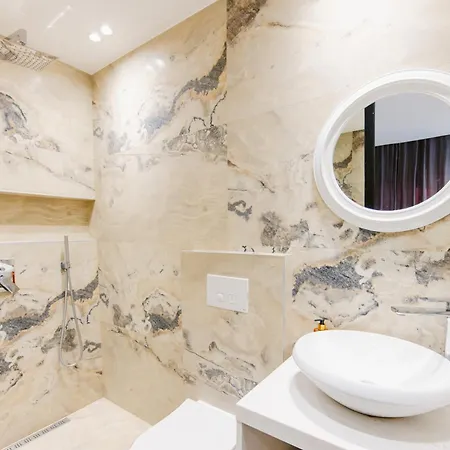 Durres Str Modern - The Nest Apartamento *