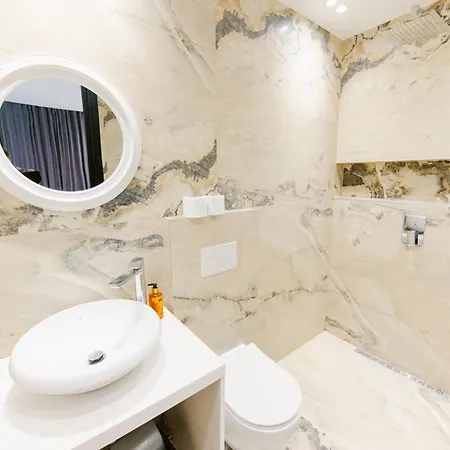 Durres Str Modern - The Nest شقة *