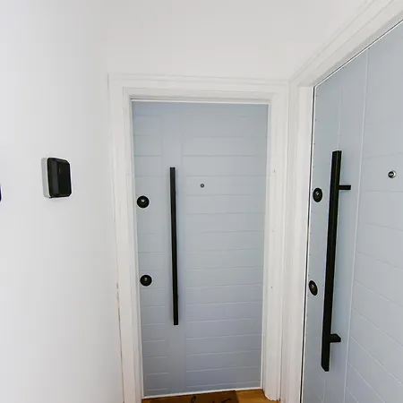 Durres Str Modern - The Nest Apartamento *