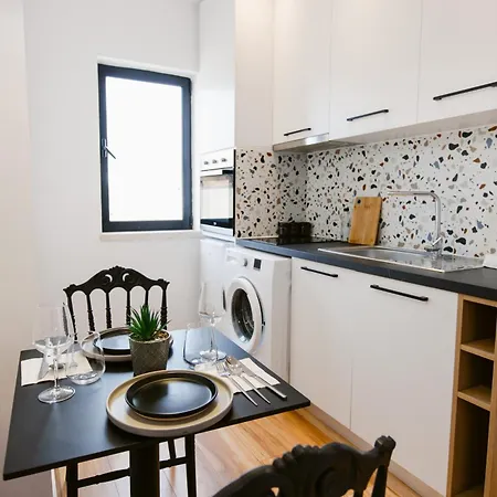 Durres Str Modern - The Nest Apartamento *